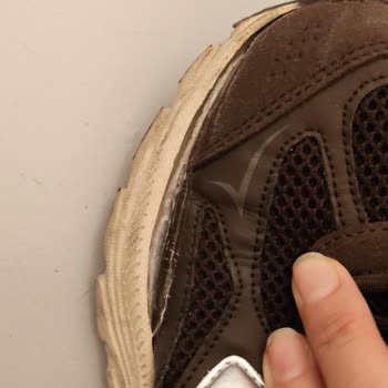 Bir Ayda Yanları Açılan Ayakkabıma Çözüm Bulamıyorum