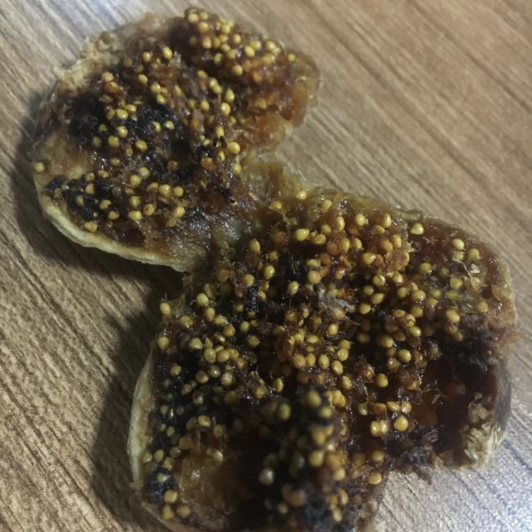 Küflü Ve Küçük Boy İncir Gönderimi, İlgisiz Satıcı Ve Para İadesi Talebi