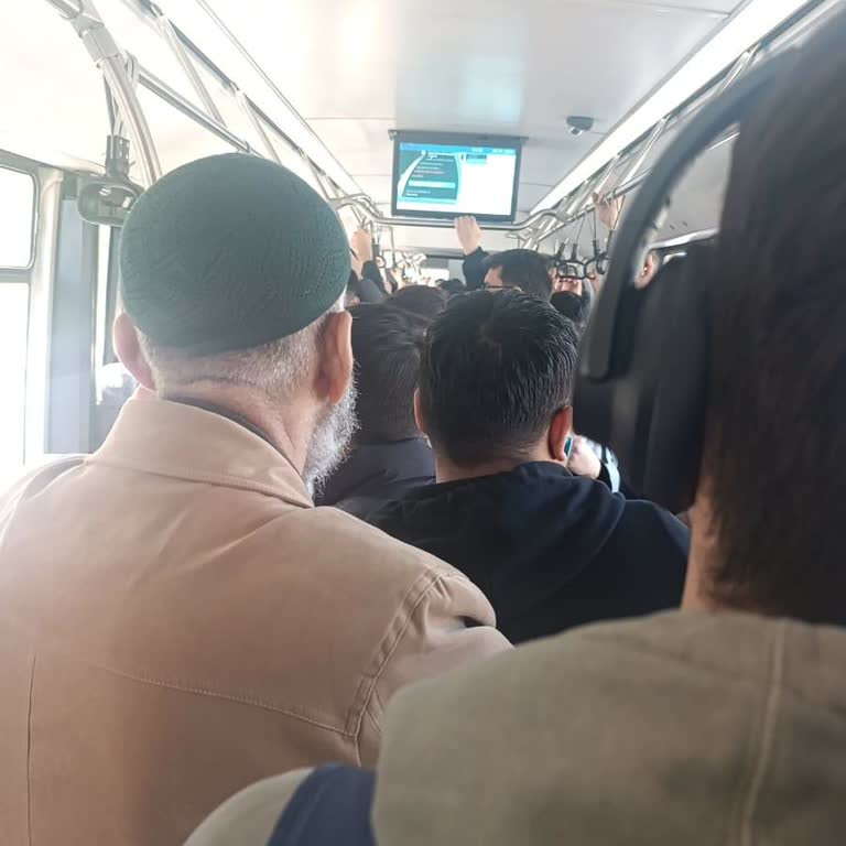 755 Numaralı Otobüs Hattında Sabah Saatlerinde Yoğunluk Ve Yetersiz Sefer Nedeniyle Mağduriyet