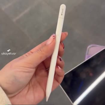 İstMarina Gürgençler iPad Ve Apple Pencil'da Aşınmasına İlgisiz!
