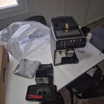 Sıfır Diye Aldığım Kahve Makinesi Kırık Ve Onarılmış Çıktı