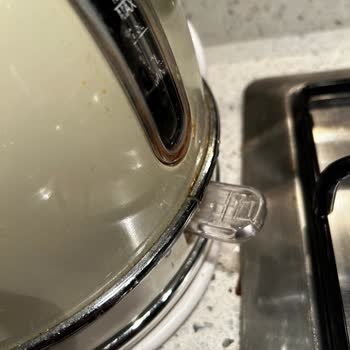 Ariete Vintage Kettle'ın Garanti Süresinde Oluşan Çatlak Ve Çiziklere Çözüm Bekliyorum