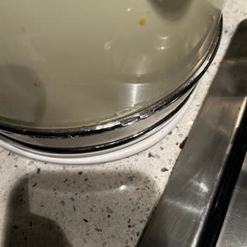 Ariete Vintage Kettle'ın Garanti Süresinde Oluşan Çatlak Ve Çiziklere Çözüm Bekliyorum