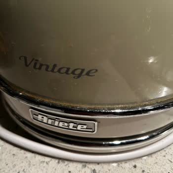 Ariete Vintage Kettle'ın Garanti Süresinde Oluşan Çatlak Ve Çiziklere Çözüm Bekliyorum