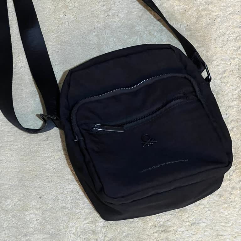 Correa de bolso Benetton se rompe rápido, solicitud de cambio negada