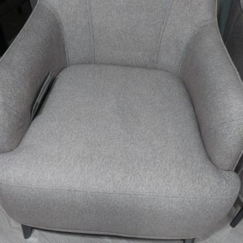 Yanlış Renk Ve Ayakla Gelen Koltuklar İçin Ek Ücret Ödemek Zorunda Kaldım