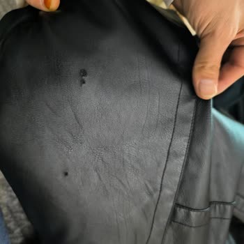 Az Kullanılmış Deri Cekette Oluşan Delikler İçin Değişim Talebim Reddedildi