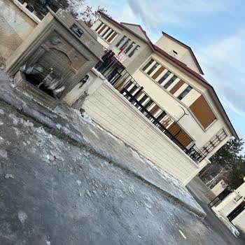 Palandöken Belediyesi Araç Yıkama Yüzünden Buzlanan Yol Çocuklar Ve Yaşlılar İçin Büyük Tehlike