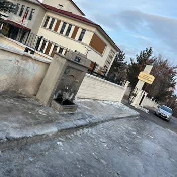 Palandöken Belediyesi Araç Yıkama Yüzünden Buzlanan Yol Çocuklar Ve Yaşlılar İçin Büyük Tehlike