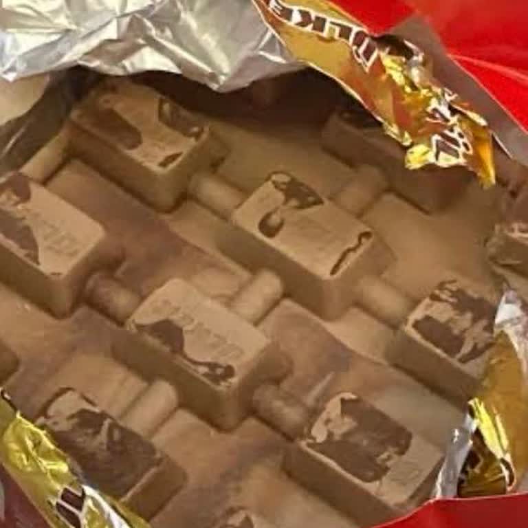 Ülker Kare Çikolata Bozuk Çıktı, Açıklama Ve Özür Bekliyorum