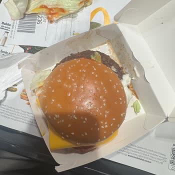 McDonald's Soğuk Hamburger, Eritilmemiş Kaşar ve Kötü Müşteri Yaklaşımı