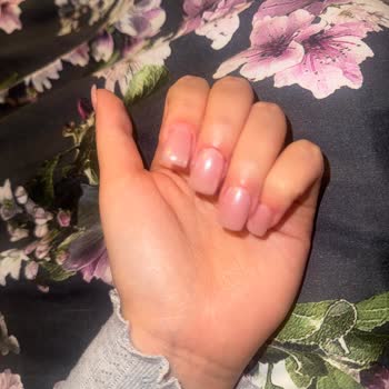 Gis Nail Bar’da Kalın, Kullanılamaz Tırnaklar Ve İade Reddi!