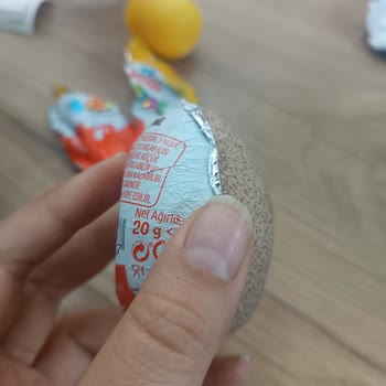 Kinder Sürprise Çikolatasında Kötü Koku Ve Küf: Sağlık Endişesi Ve Hayal Kırıklığı