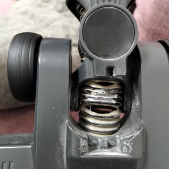 Karaca Züccaciye Dikey Süpürgenin Başlığındaki Hortumda Kopmalar Oluştu