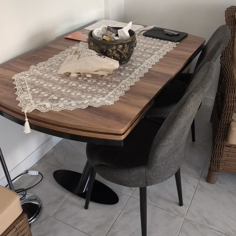 Çetmen Mobilya Narlıdere Mağazasında Teslim Edilmeyen Masa Bankları ve Sürekli Oyalama