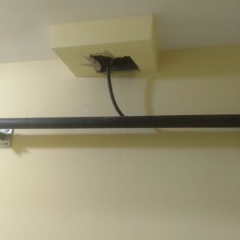 Türk Telekom Apartmanda Düzensiz Ve Kirli Fiber Kablo Çekimi Sonrası Mağduriyet