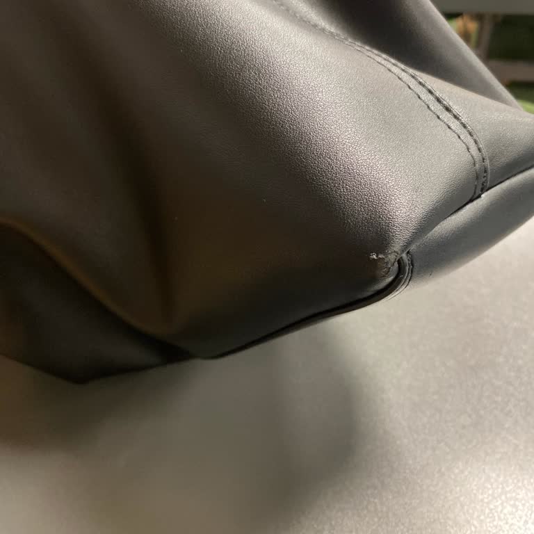 Calvin Klein Çanta Kısa Sürede Soyuldu