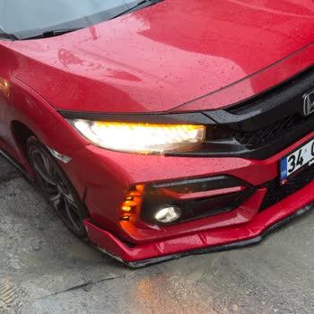 İSKİ’nin Uyarısız Çukuru Aracımın Tampon Ve Sinyal Lambasını Mahvetti