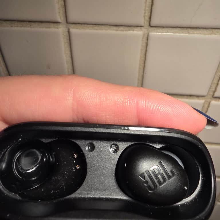 JBL Wave Buds2 Sağ Kulaklığım Kayıp, Tek Kulaklıkla Kaldım Ve Değişim Talebi