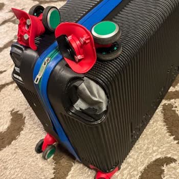 Kalite Sorunu: Valizim İkinci Kullanımda Tekerlekleri Koptu, Garanti Reddi