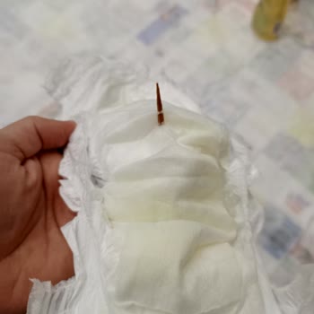 Bebek Bezinde Odun Parçası Bulunması Ve Güven Sorunu