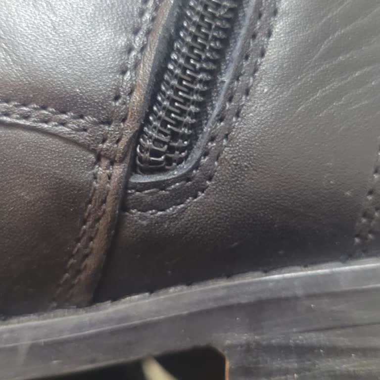 Polaris Botunun Üç Kez Giyildikten Sonra Fermuar Bozulması Ve Satış Sonrası İade Reddi