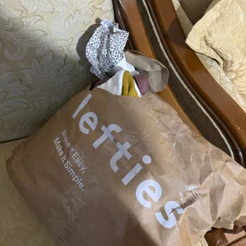 Compra en Lefties llega dañada y tarde, mala experiencia de envío