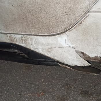 Sivas Honda Açılım Servisinde Kamera Fişi Çekilmesi Ve Sol Marşpiyel Parçasının Kırılması