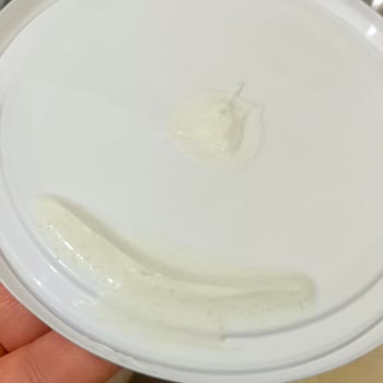 Geçmemiş Tarihli Yoğurtta Küflenme Değişim Reddi Ve Hijyen Şikayeti