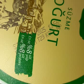 Geçmemiş Tarihli Yoğurtta Küflenme Değişim Reddi Ve Hijyen Şikayeti