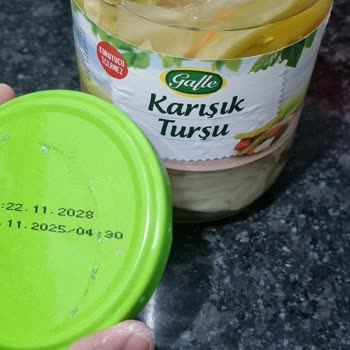 A101 Turşusunda Kırık Cam Tehlikesi