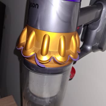 Dyson V15 Mor Contalarda Boya Dökülmesi Ve Garanti Reddi
