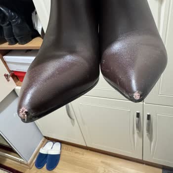 İstinyePark Derimod’da 12.499 TL’lik Botta Hızlı Deformasyon Ve Haksız Kullanıcı Hatası İddiası