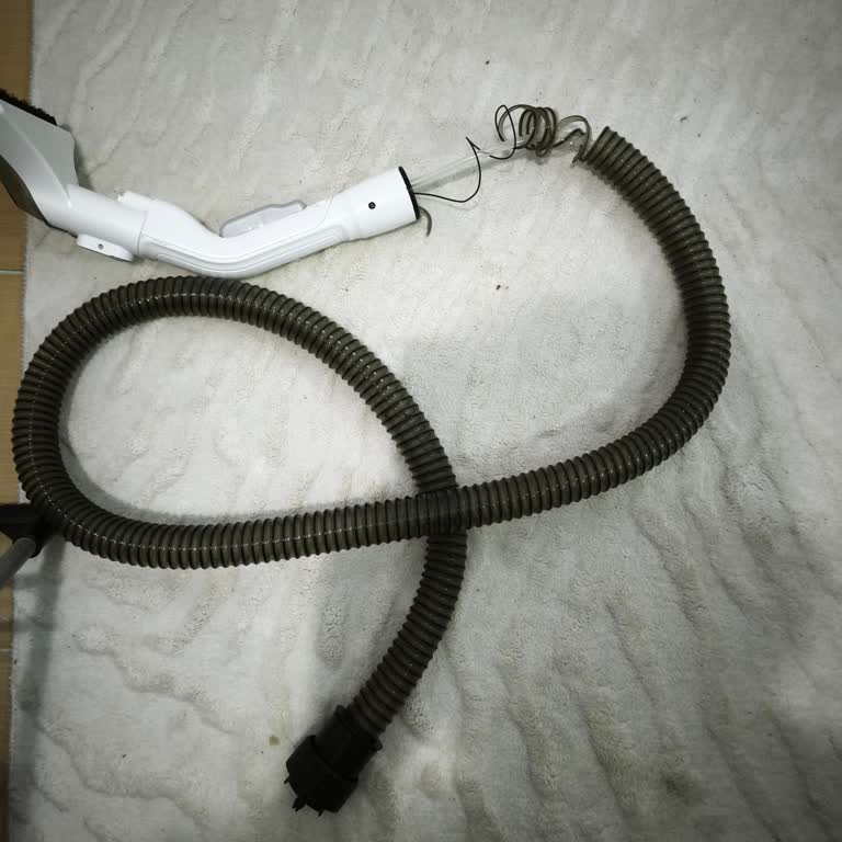 Kiwi KCC-4325 Koltuk Yıkama Makinesinin Hortumu Kısa Sürede Koptu, Garanti Reddi