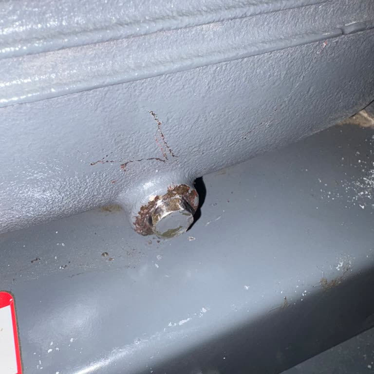 Dalgakıran Kompresör Yağ Tıpası Dönmedi, Servis Yönlendirilmedi Ve Acil Müdahale Talebi