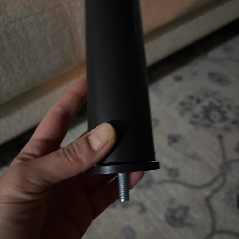 Köşe Koltuk Çökmeye Ve Sandalyeler Gıcırdamaya Devam Ediyor, Servis Çözüm Sunamıyor