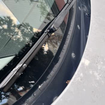 Ön Cam Fitilleri Çatlıyor, Kışta Güvenlik Riski Ve Ücretsiz Değişim İsteği