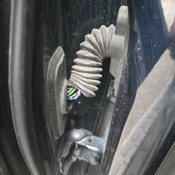 Citroen C5 Aircross Kapı İçindeki Plastik Körükte Üretim Hatası İddiası Ve Garanti Dışı Red