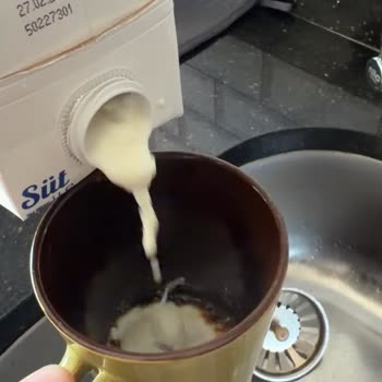 BİM Beylikdüzü Şubesinde Son Kullanma Tarihi Geçmemiş Dost Sütü Bozuk Çıktı