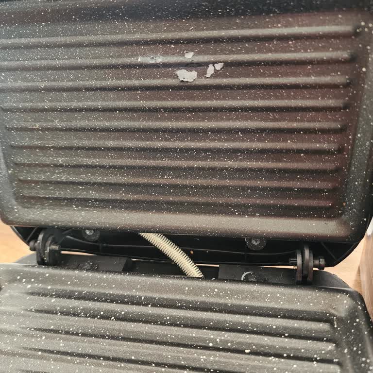 Fişi Olmadan 600 TL Tost Makinesi Arızalandı: A101 Ve Sinbo Sorumluluk Reddi