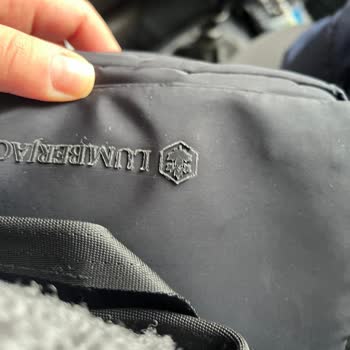 Lumberjack Çantasında İlk Ayda Üretim Hatası: İpler Çıkıyor Ve Yüzey Soyuluyor