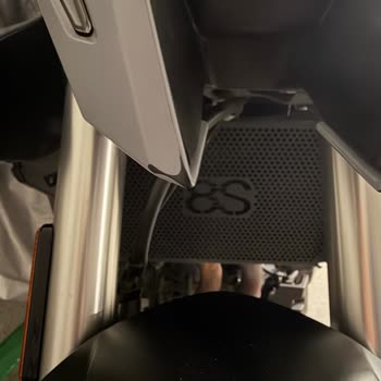 Suzuki GSX-8S Boya Soyulması Garantili Parça Değişimi Talebi