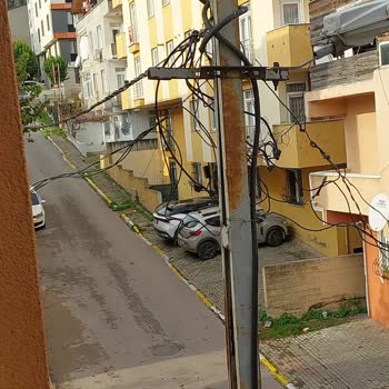 Sürekli Elektrik Kesintileri Ve Voltaj Dalgalanmaları, AYEDAŞ Ve Enerjisa Yönlendirme Karmaşası