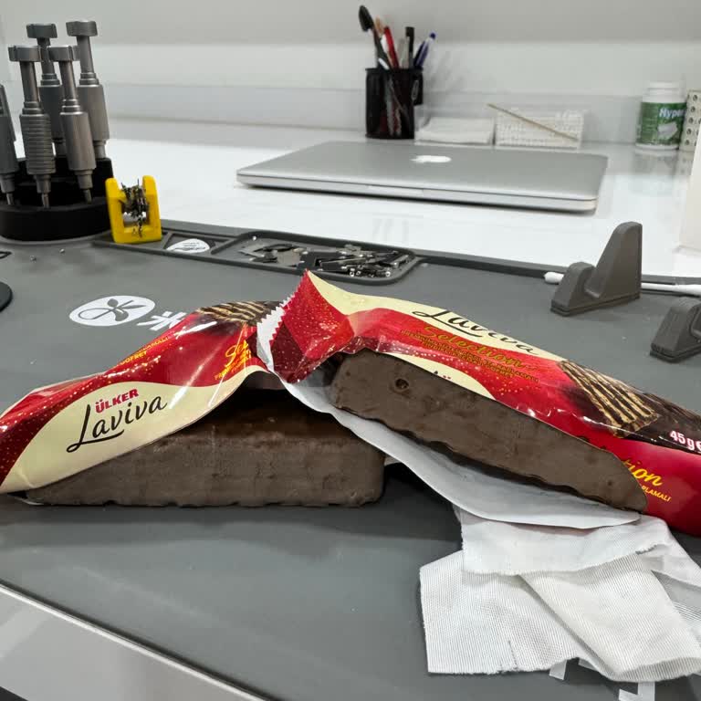 Şok Markette Ülker Laviva Selection Çikolatasının Renk Bozulması