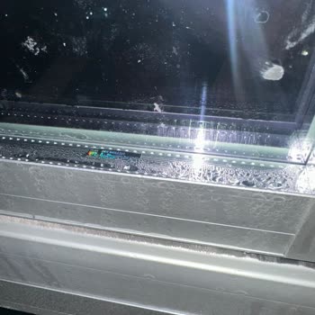 Albert Genau Isı Köprüsü Oluşturan Cam Balkon Sisteminde Yoğun Terleme Ve Su Birikmesi