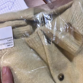 Hijyen İhlali Ve Şeffaf Açıklama Eksikliği H&M Ürünü Saç Kılı İçeriyor