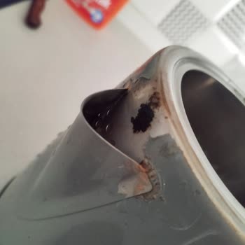 Üçüncü Grundig Çaycıda Boya Çözülmesi Ve Paslanma Sorunu, Kullanıcı Hatası İthamı Ve Değişim Talebi