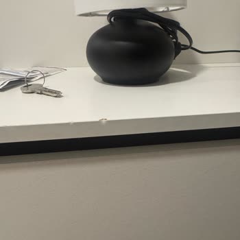 Vivense Köşe Koltukta Renk ve Tasarım Uyuşmazlığı, Lekeler ve Teslimatta Mobilya Zarar Görmesi