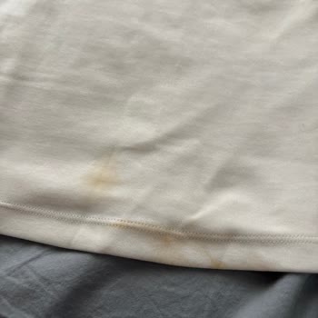 Bershka'dan Aldığım Askılı Bluzda Yırtık Ve Lekeler: Kalite Kontrol Eksikliği