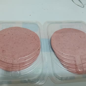 Polonez Salam Paketi Küflenmiş, Son Kullanma Tarihi Geçmemiş